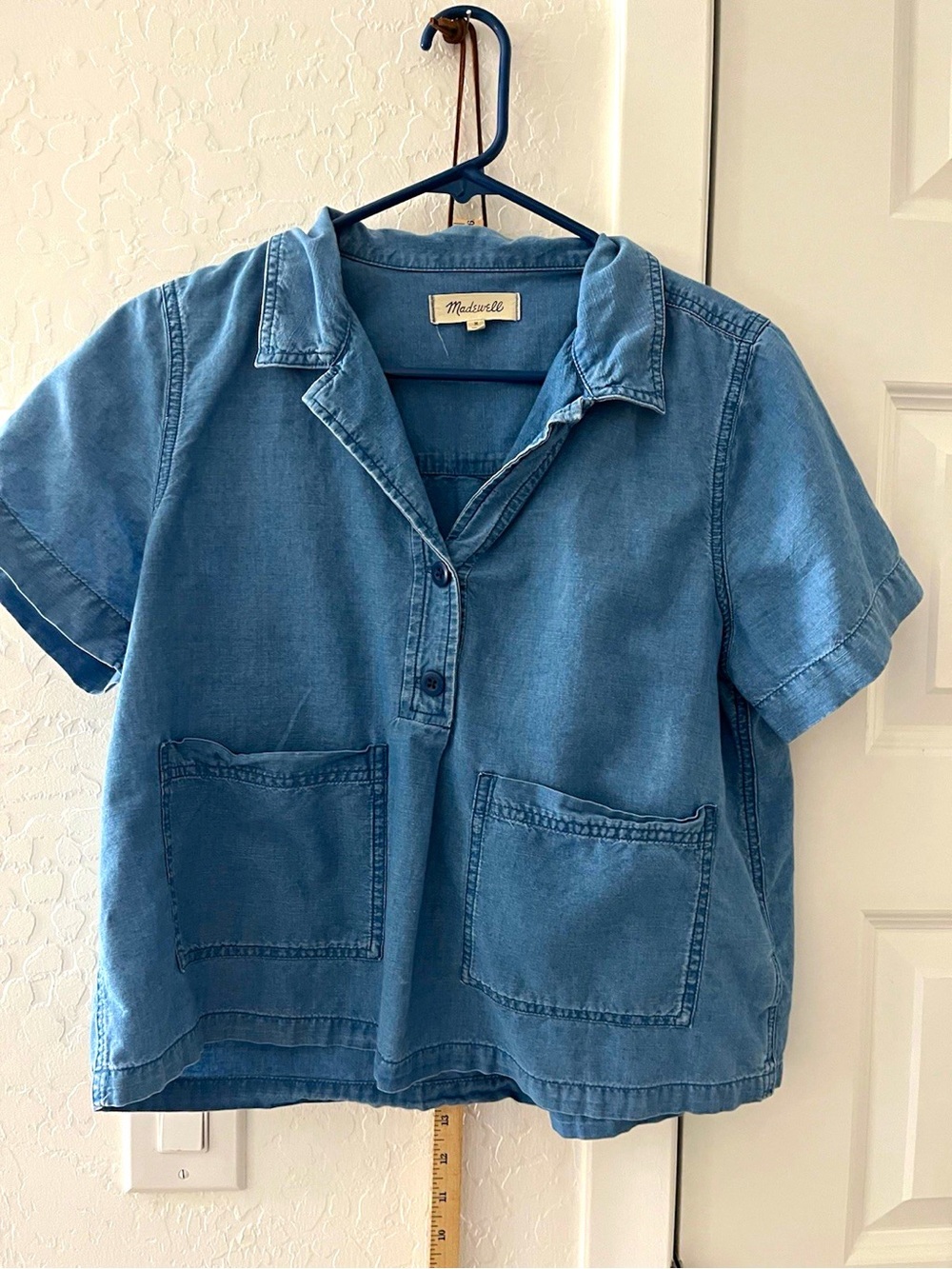 Madewell Women's Blue Denim Collared Short Sleeve Button-Up Shirt Pockets M
